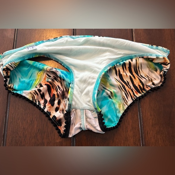 *Closet clear out* Luli Fama bikini bottom - Picture 5 of 7